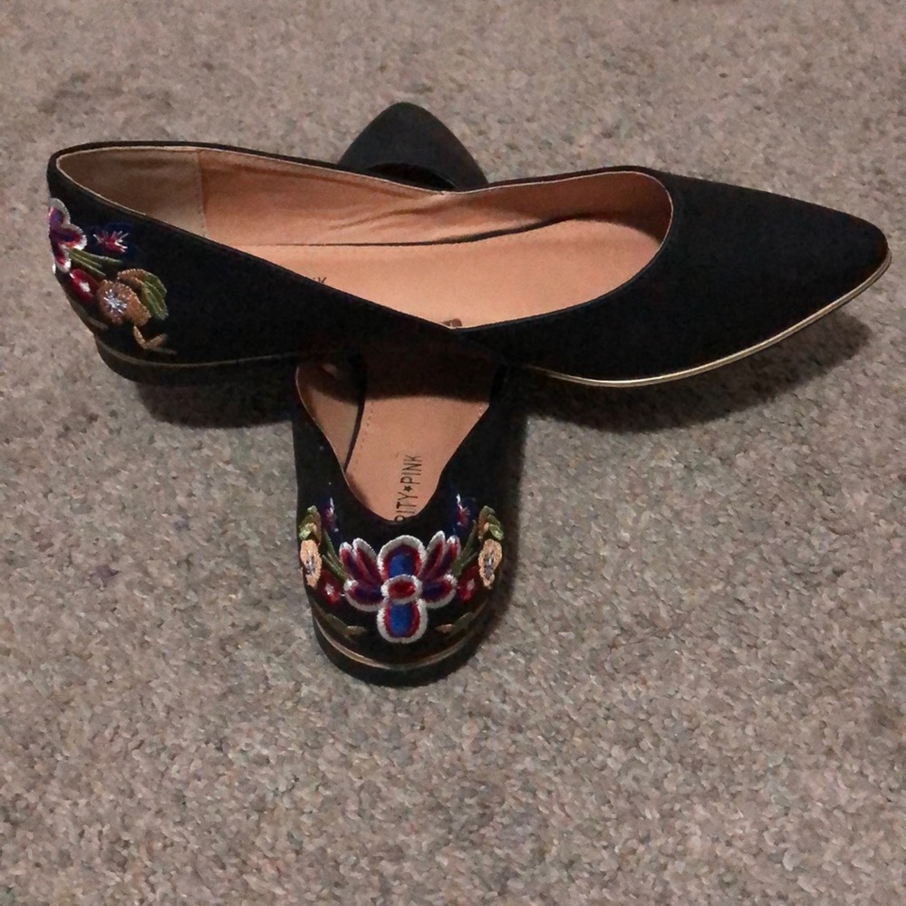 Black Flats with floral print in the back (heel)